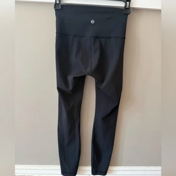 Lululemon x SoulCycle High-Rise Sport Tight – Size 2 - Excellent like new - Picture 3 of 4